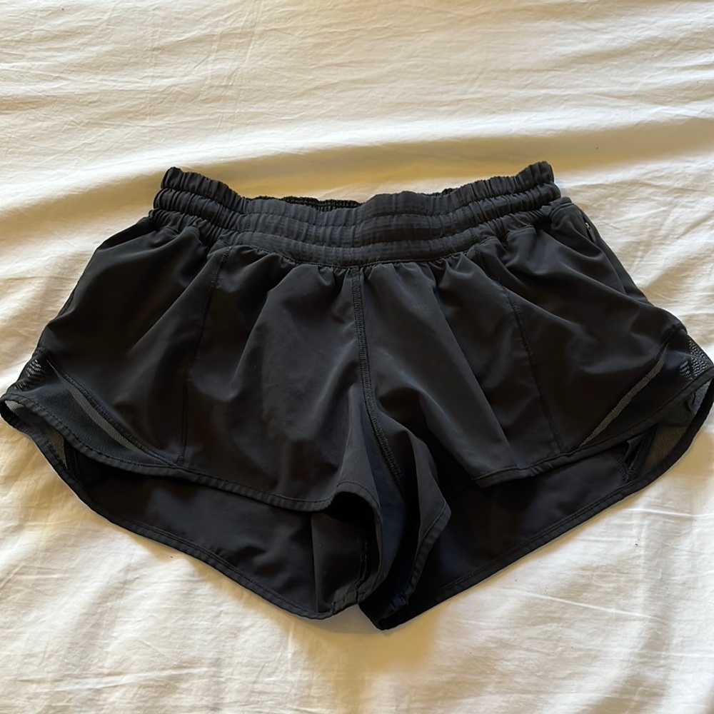 Lululemon Hotty Hot short, 2.5”, size 4 black